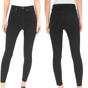 GAP SUPER HIGH WAISTED TRUE SKINNY IN BLACK RINSE